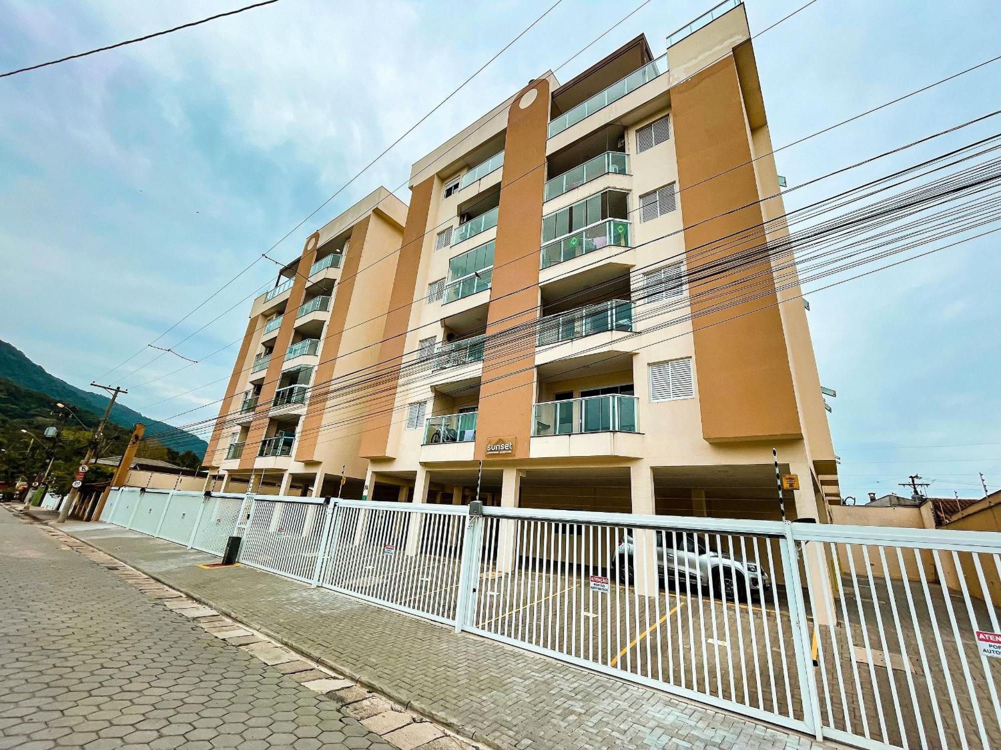 Apto Alto Padrao C/ Suite, Smartv, Wi-fi E Piscina *