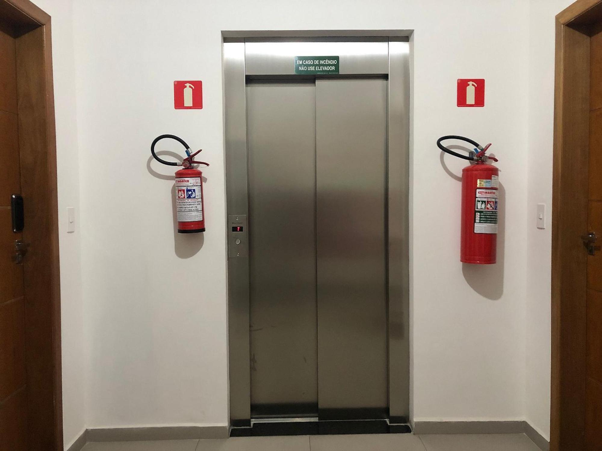 Apto Alto Padrao C/ Suite, Smartv, Wi-fi E Piscina