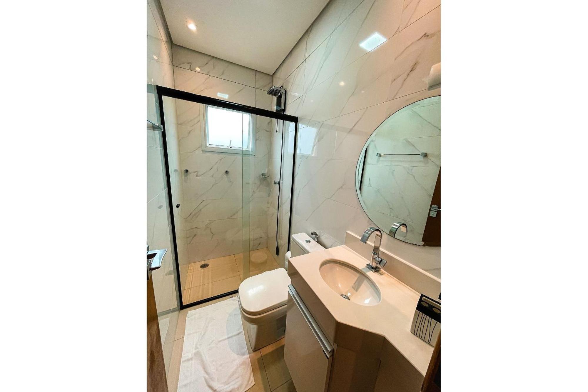 Casa de férias Apto Alto Padrao C/ Suite, Smartv, Wi-fi E Piscina *