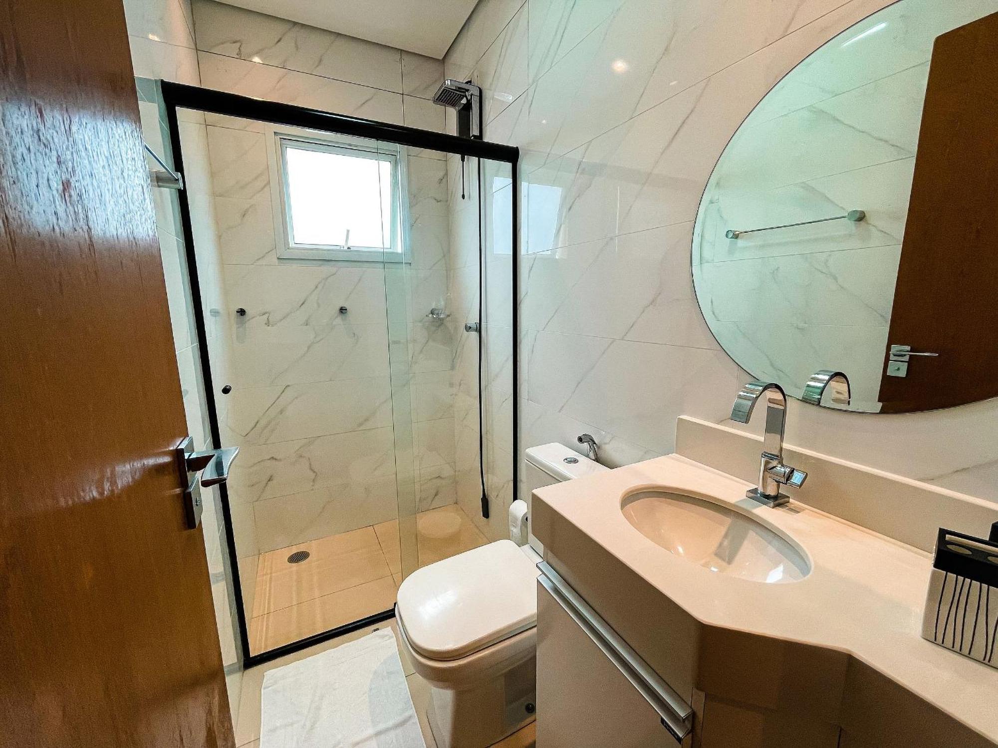 Apto Alto Padrao C/ Suite, Smartv, Wi-fi E Piscina *