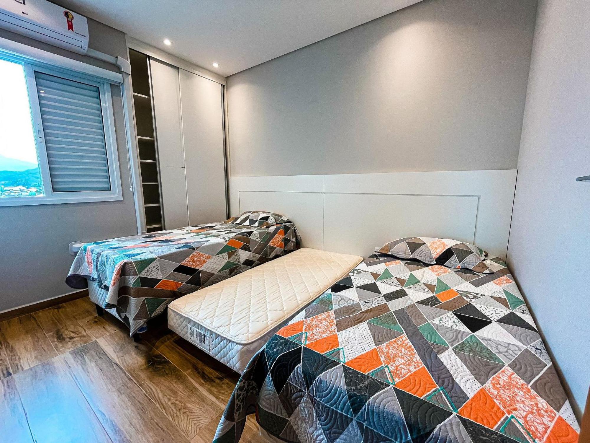 Apto Alto Padrao C/ Suite, Smartv, Wi-fi E Piscina Ubatuba